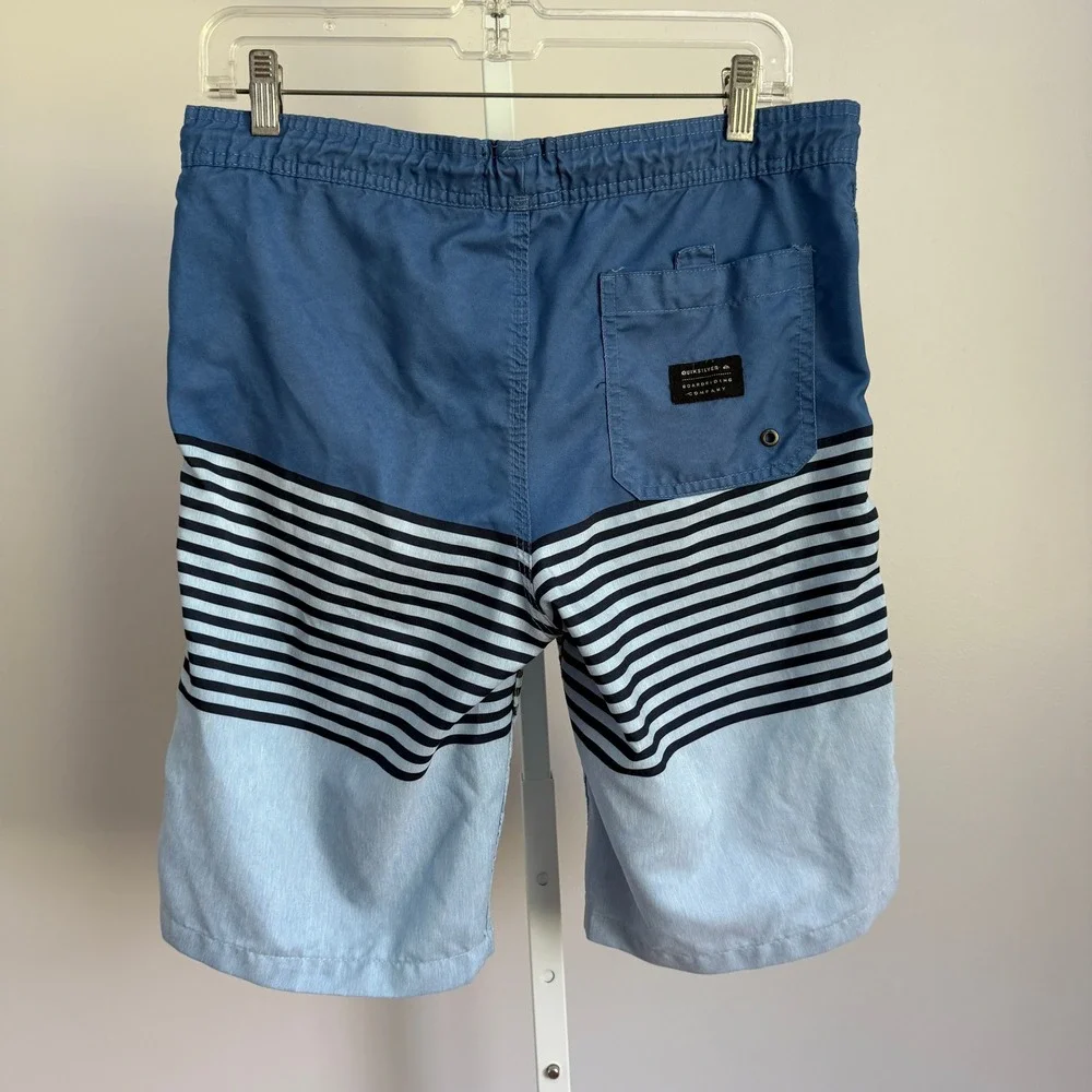 Quiksilver Volley Shorts Mens Size L Blue Striped Swim Trunks‎ Beach Surf